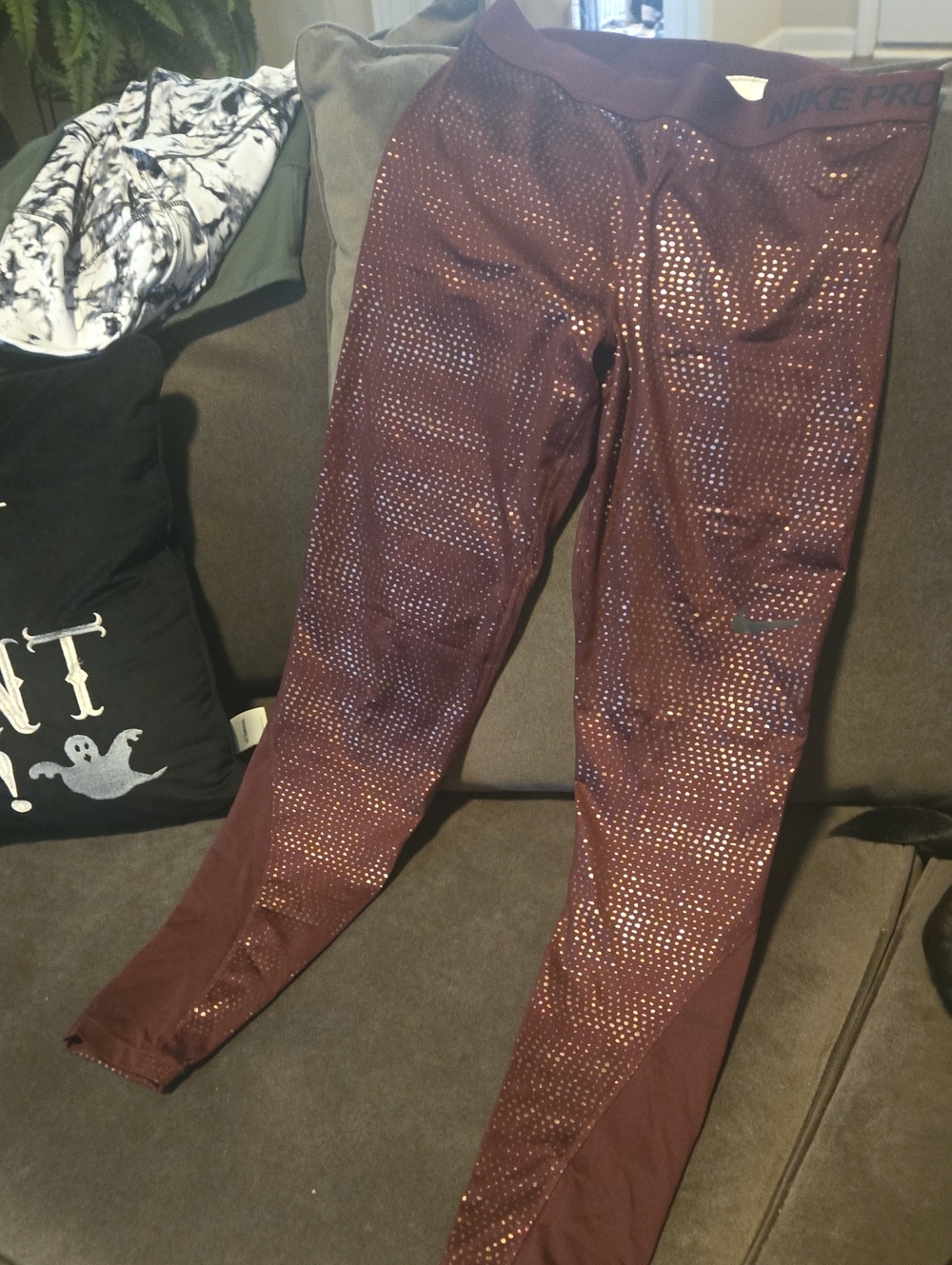 Nike Women’s Maroon And GOLD  Performance Jeggings